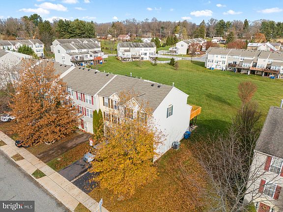 2nd image of 34 N Savanna Dr