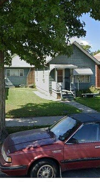 1st image of 909 Lee St
