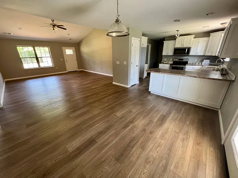 317 Stonegate Dr — Photo 11