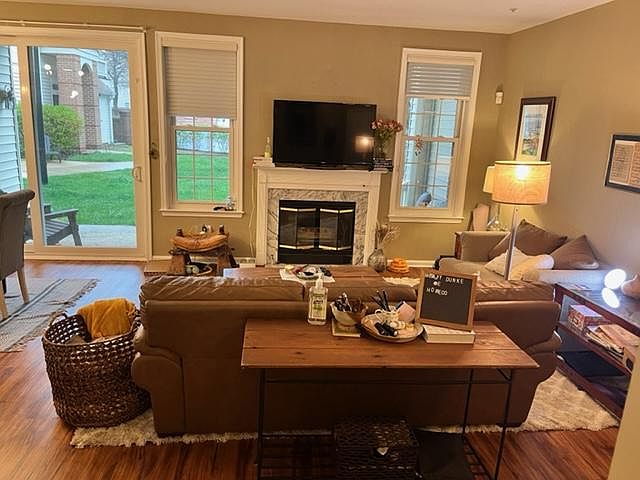 living room, view from entrance