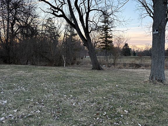 5th image of 8341 Bluff Rd