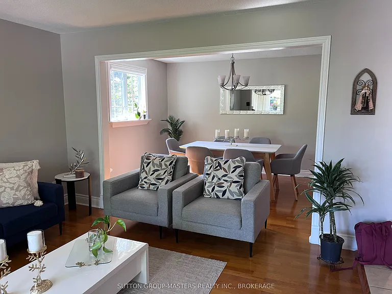 823 Robson Pl — Photo 4