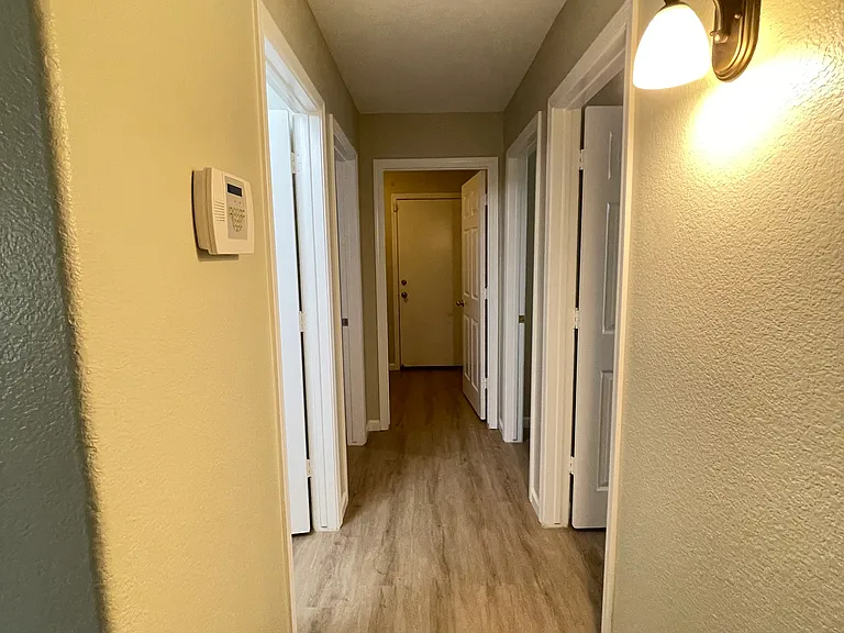 742 N Slate St — Photo 10