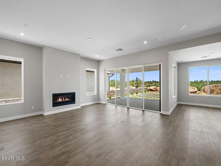 1318 Rockwood Dr — Photo 17