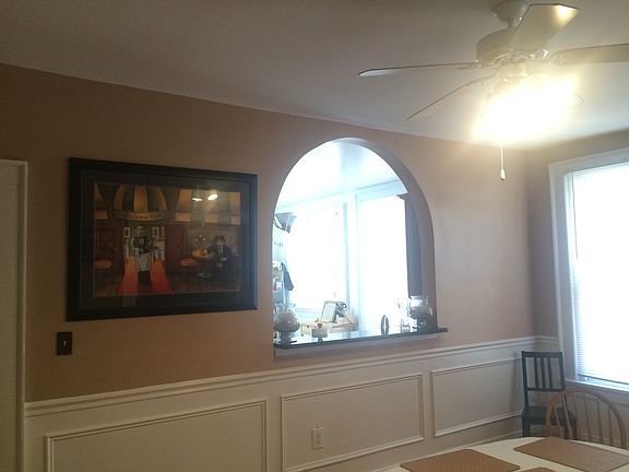 4th image of 2712 Monument Ave