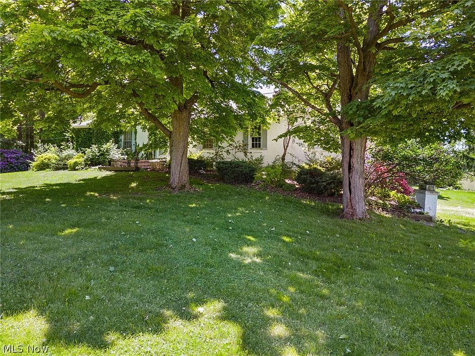 6239 Paris Ave, Louisville, OH 44641 | Zillow