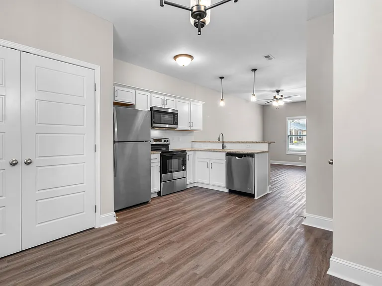 202 Burch Rd #B-5 — Photo 3
