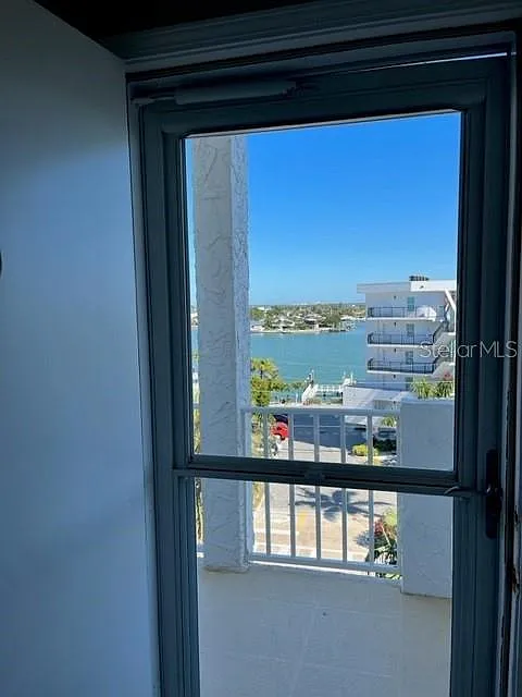 2 bed, 2.0 bath, 1055 sqft, $2,395 — Photo 3