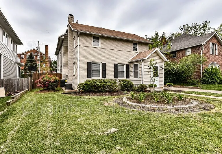 1128 N Kentucky St — Photo 2