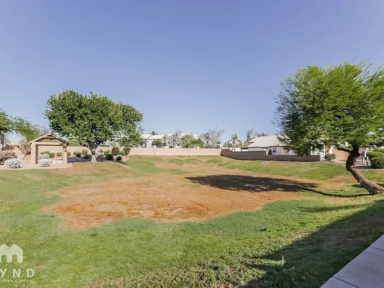 1045 W Todd Dr — Photo 22