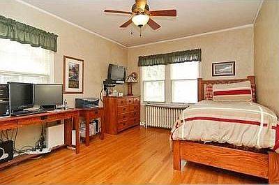 5th image of 4007 Sheridan Ave N