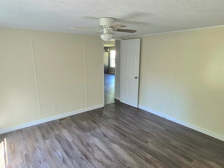 24321 Cherry Hill Dr — Photo 23