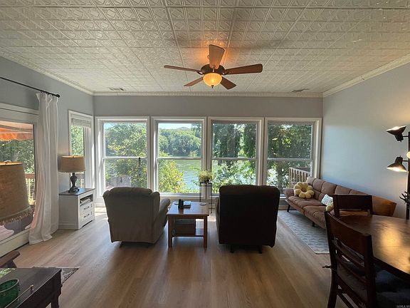 5th image of 835 Sunset Valley Dr