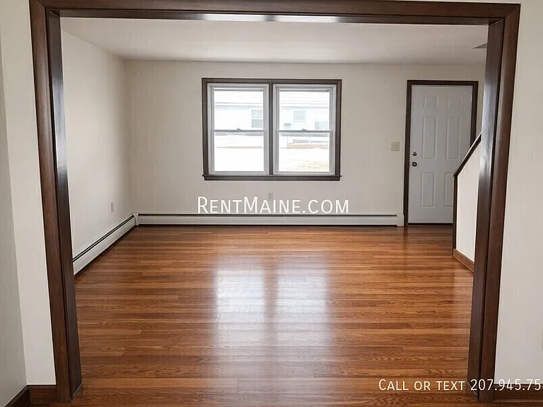 19 Hemlock St — Photo 1