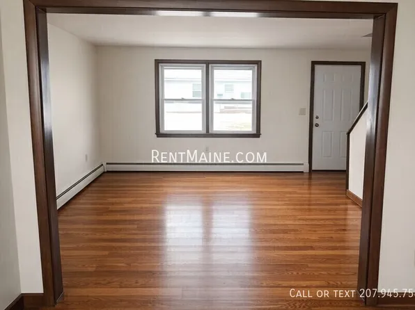 19 Hemlock St, Hermon, ME 04401