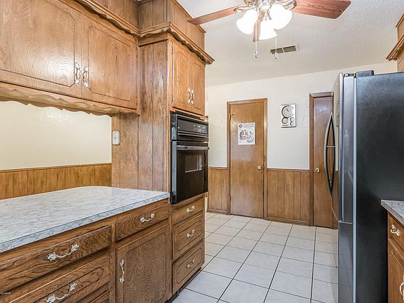 4th image of 305 Bennett Dr