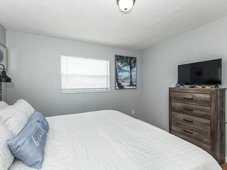 140 Columbia Rd — Photo 3