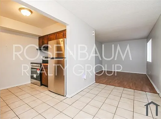1050 W University Dr #201 — Photo 8