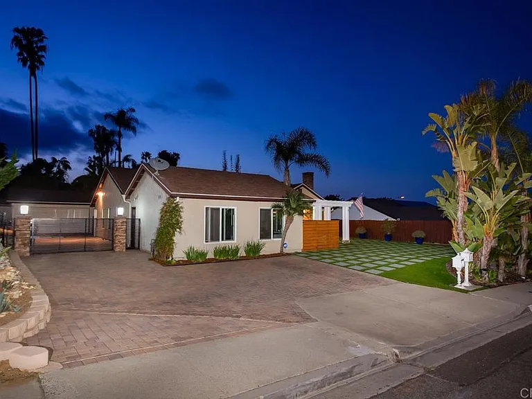 812 Crest Dr — Photo 4