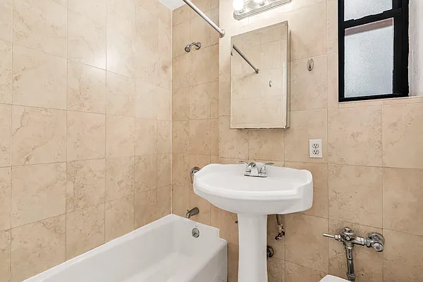 Rented by Avenues Real Estate | media 4