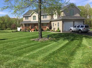 22 Orchard View Dr, Marlborough, NY 12542