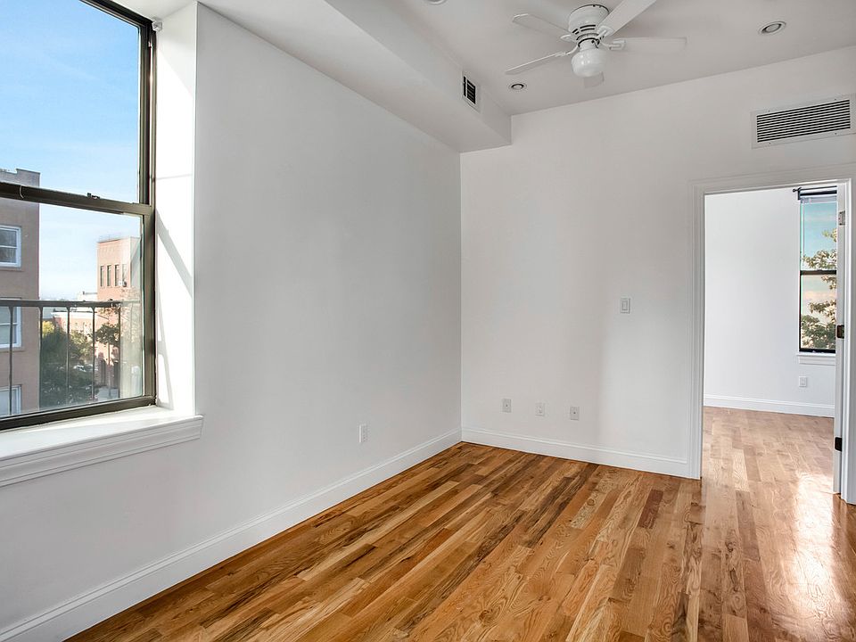 1st image of 142 Carroll St #1