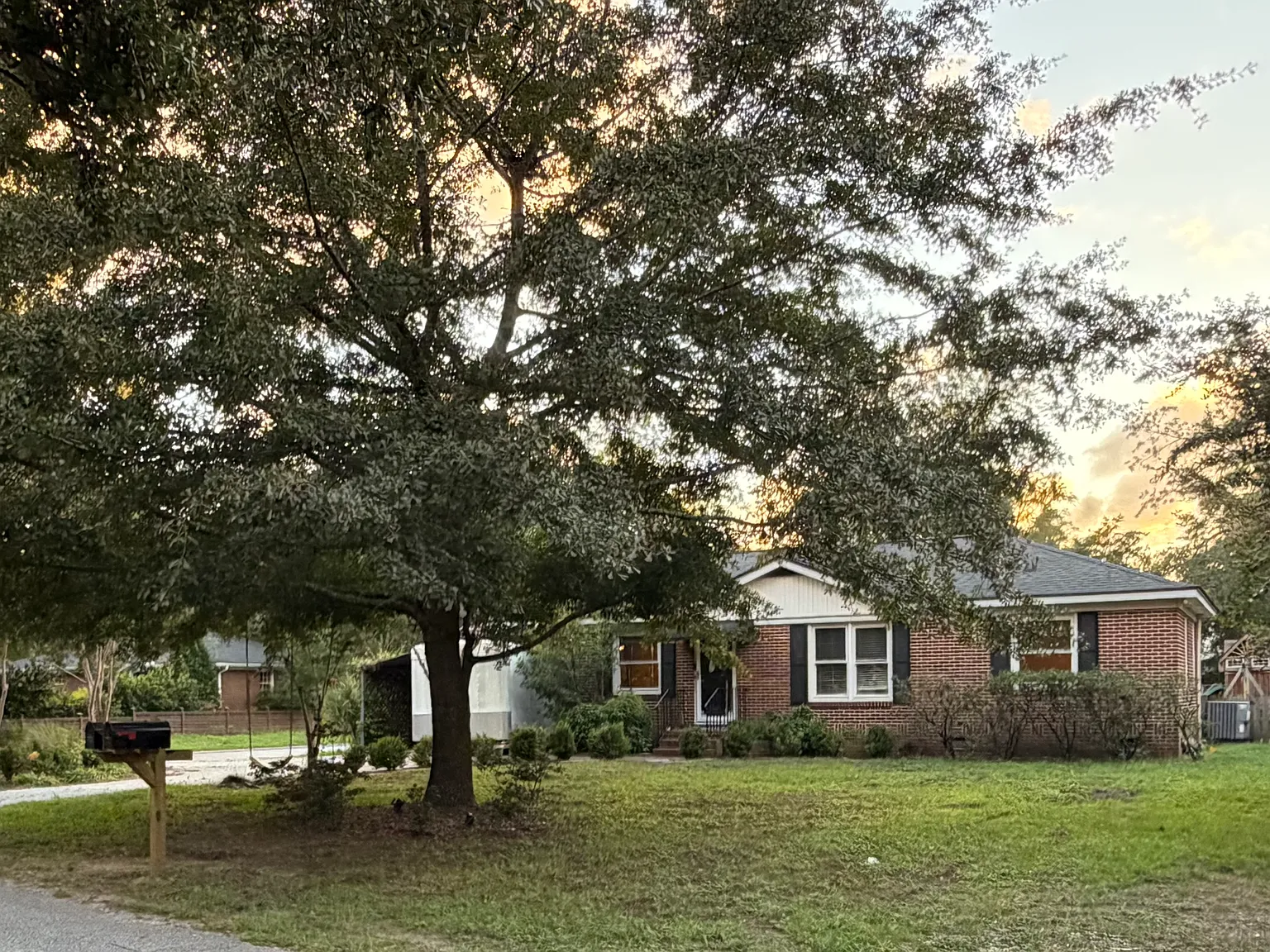 3 bed, 1050 sqft, $3,100 — Photo 1