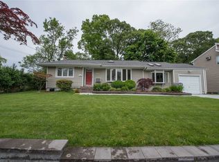 444 Victory Dr, Ronkonkoma, NY 11779
