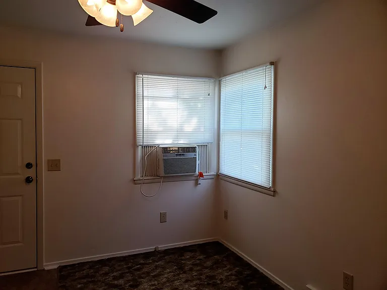 431 S Custer Ave — Photo 6