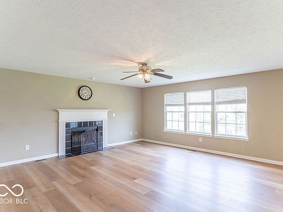 3rd image of 711 Bluff Creek Dr