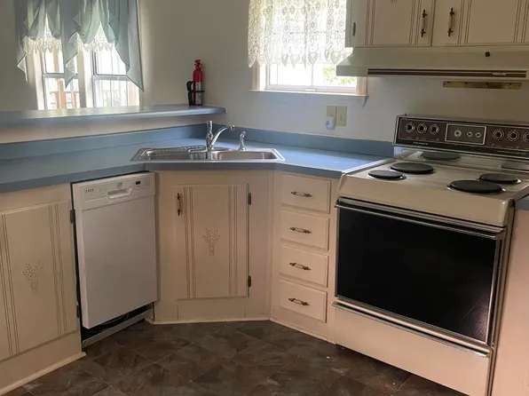 685 Daw Rd, Raven, VA 24639