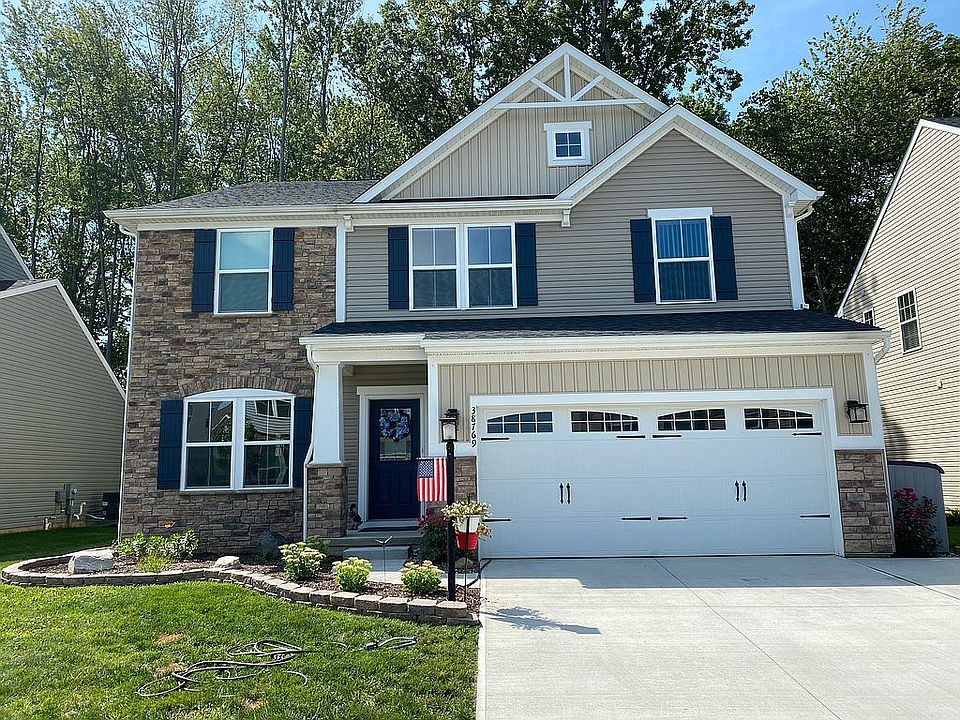 1st image of 38769 Country Club Dr