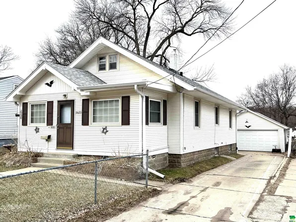 3623 Grandview Blvd, Sioux City, IA 51104