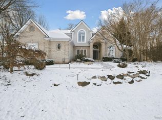 943 Troon, Highland, MI 48357