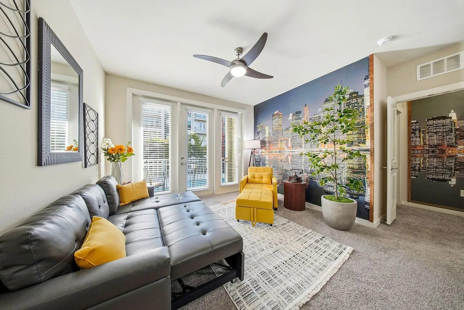2 bed, 2.0 bath, 1097 sqft, $5,194 — Photo 4