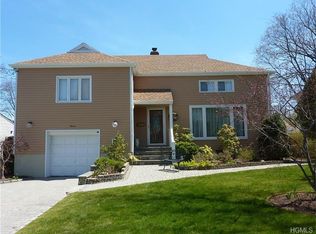 11 Darcy La, Eastchester, NY 10709