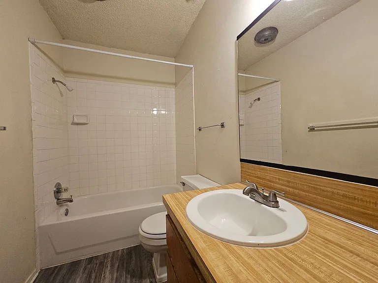 2106 Wheeler Ave #B — Photo 9
