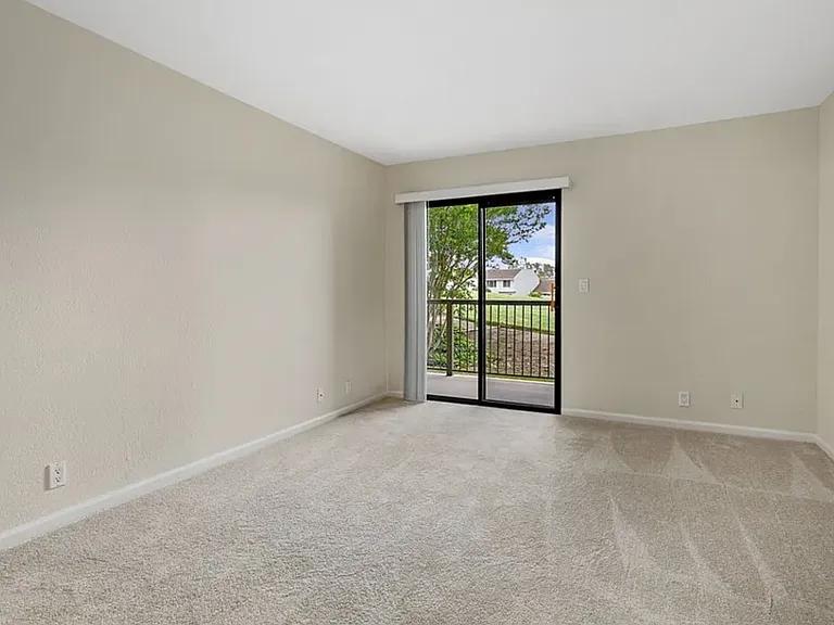25601 Indian Hill Ln #B — Photo 18