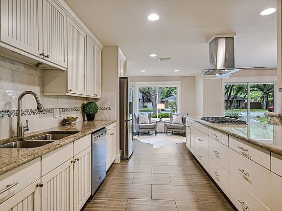 4th image of 8602 Silver Ridge Dr