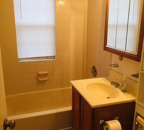 5th image of 1808 N Queens Ln APT 214