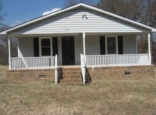 117 E Sandy Run Rd, Hodges, SC 29653