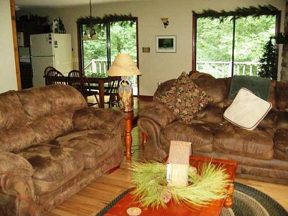 LIVING ROOM 2
