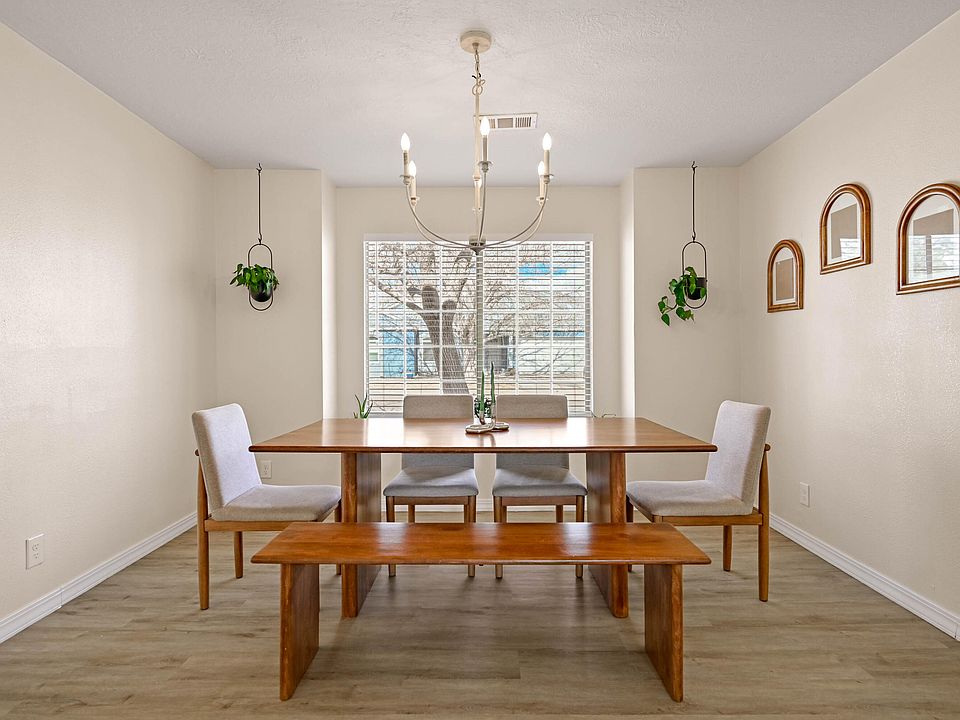 1st image of 1304 Elkslip Dr NE