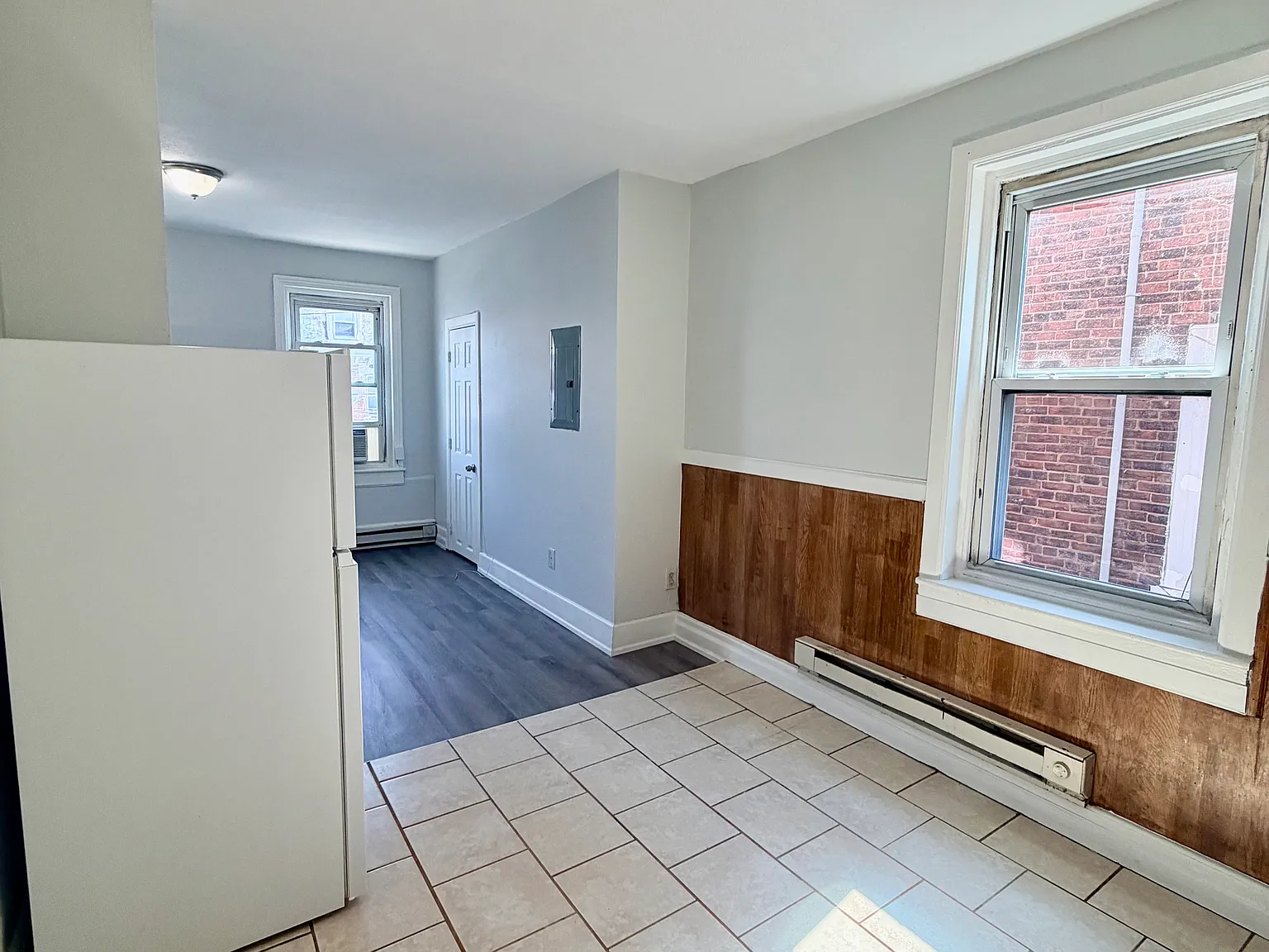 Available Now: Studio Apartment in Frankford — Photo 4