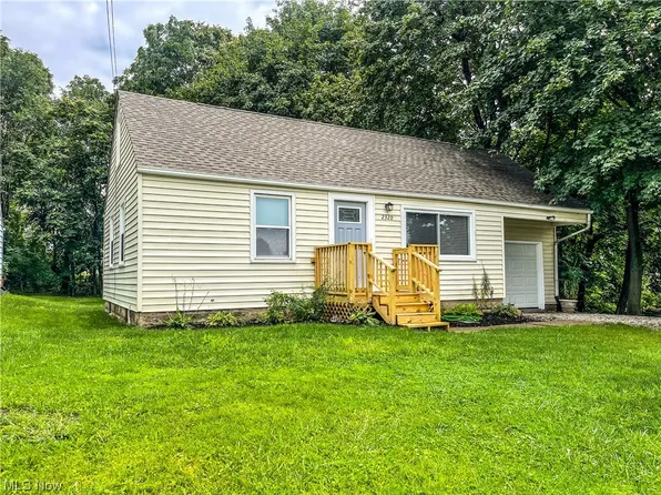 2320 Harmont Ave NE, Canton, OH 44705