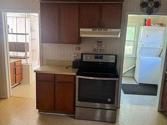 3rd image of 408 W Nokomis St