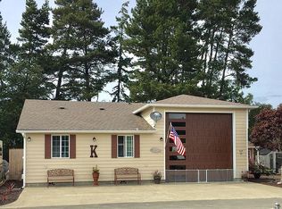 13 Pine Ln, Lakeside, OR 97449