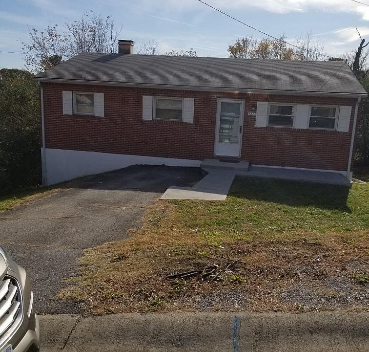 1st image of 4214 Moomaw Ave NW