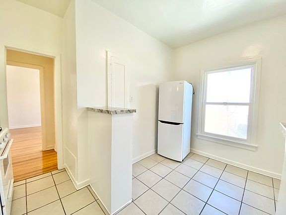 5th image of 404 N Curson Ave APT 8
