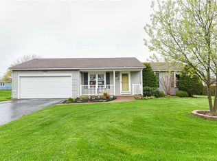 49 Squire Dale Ln, Rochester, NY 14612
